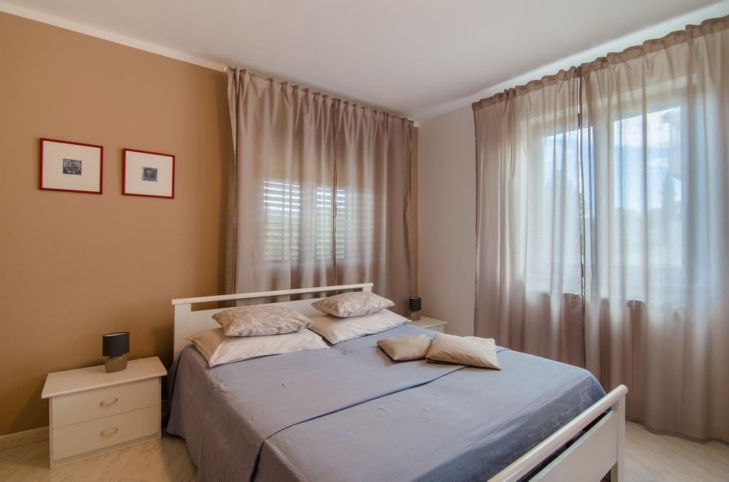Apartments Karlo & Ivona Labin  Oda fotoğraf
